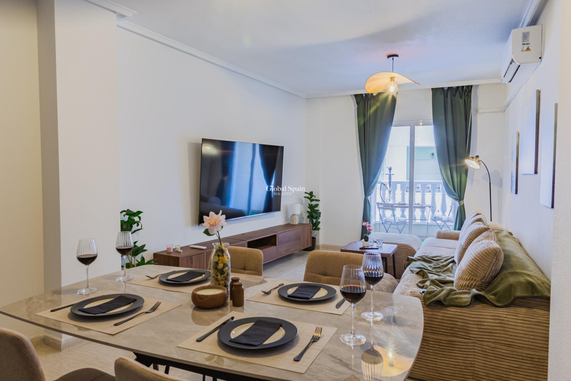 Revente - APPARTEMENT -
TORREVIEJA - Playa del Cura