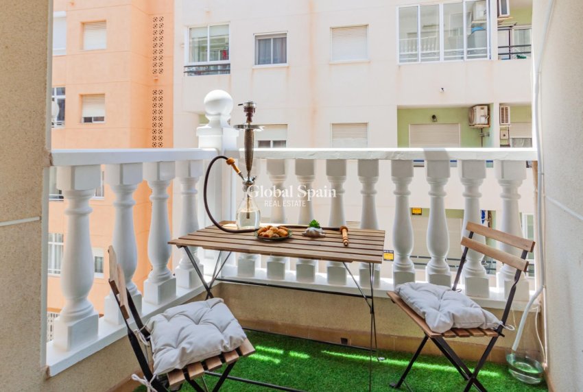 Revente - APPARTEMENT -
TORREVIEJA - Playa del Cura