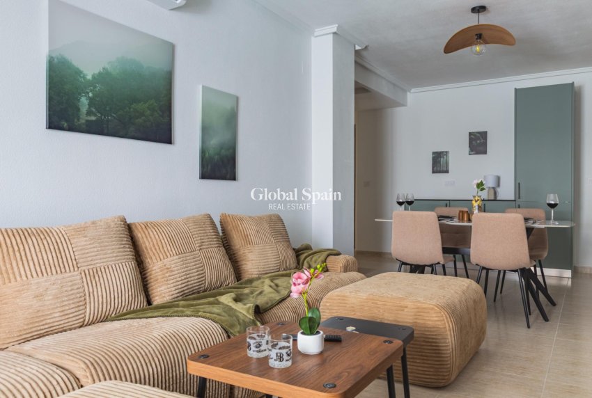 Revente - APPARTEMENT -
TORREVIEJA - Playa del Cura