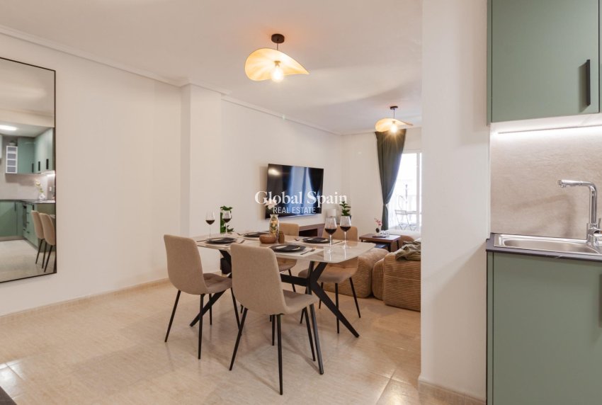 Revente - APPARTEMENT -
TORREVIEJA - Playa del Cura
