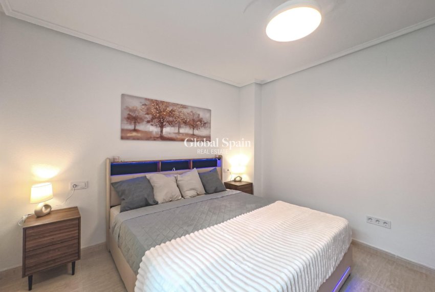 Revente - APPARTEMENT -
TORREVIEJA - Playa del Cura