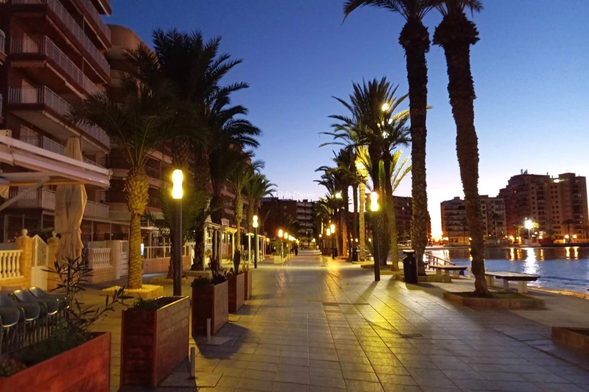 Revente - APPARTEMENT -
TORREVIEJA - Playa del Cura