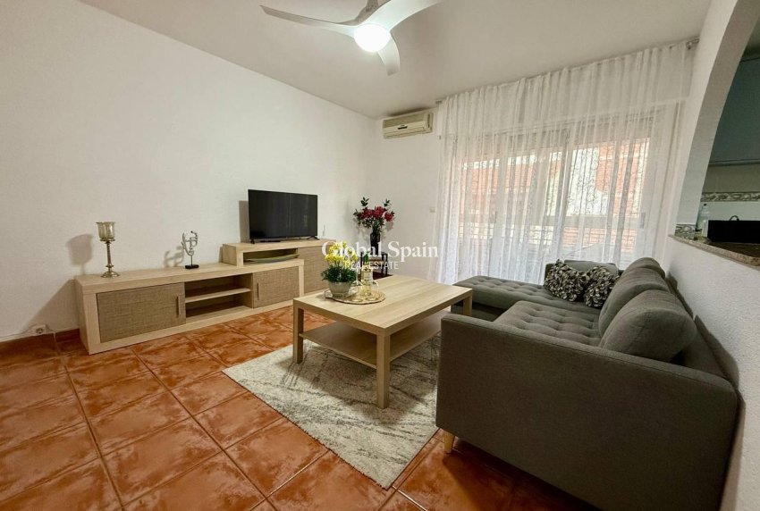 Revente - APPARTEMENT -
TORREVIEJA - Playa del Cura