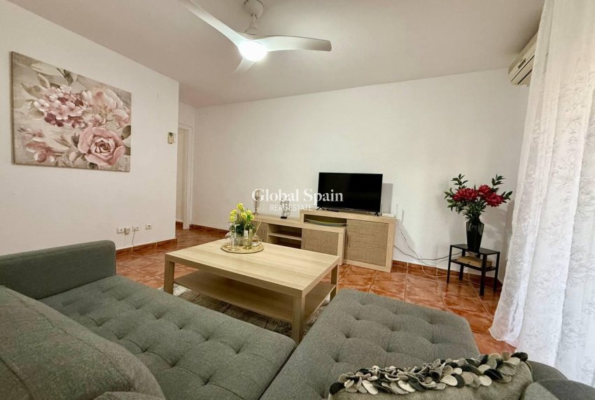 Revente - APPARTEMENT -
TORREVIEJA - Playa del Cura