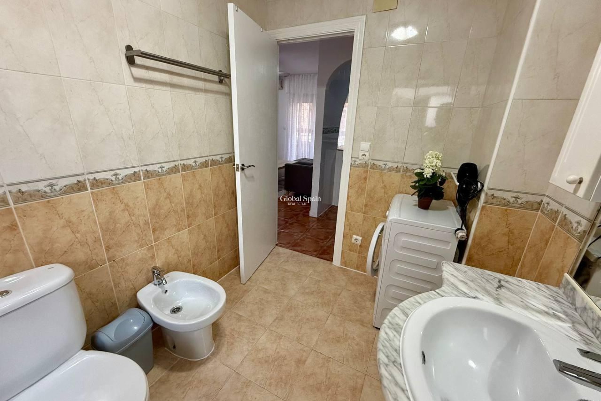 Revente - APPARTEMENT -
TORREVIEJA - Playa del Cura