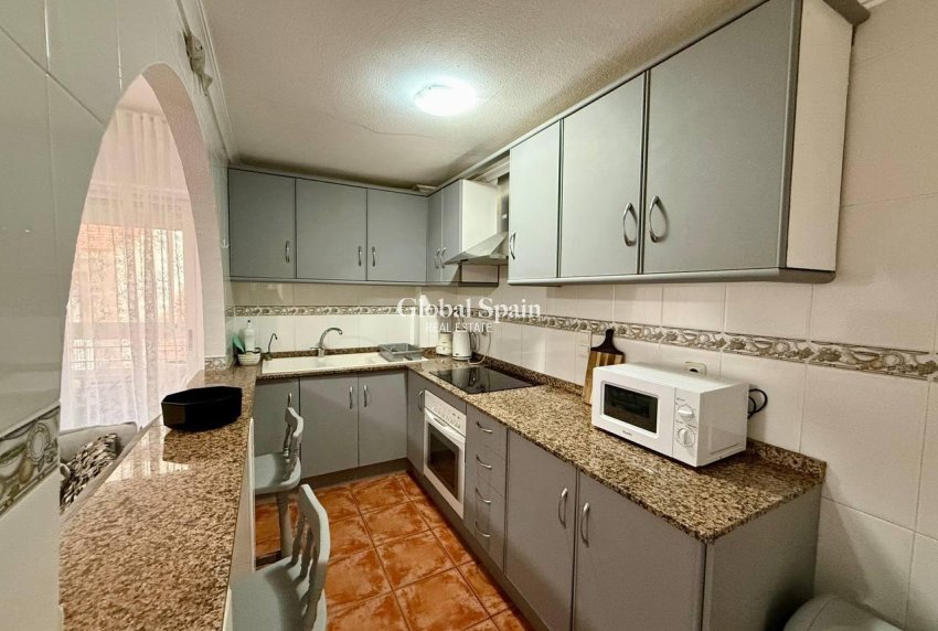Revente - APPARTEMENT -
TORREVIEJA - Playa del Cura