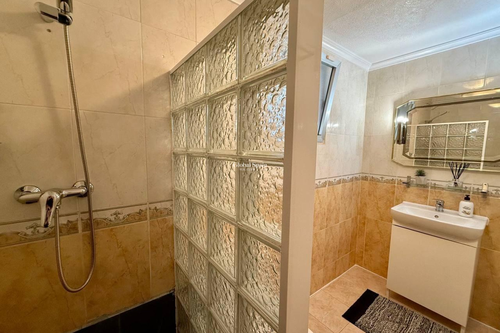 Revente - APPARTEMENT -
TORREVIEJA - Playa del Cura