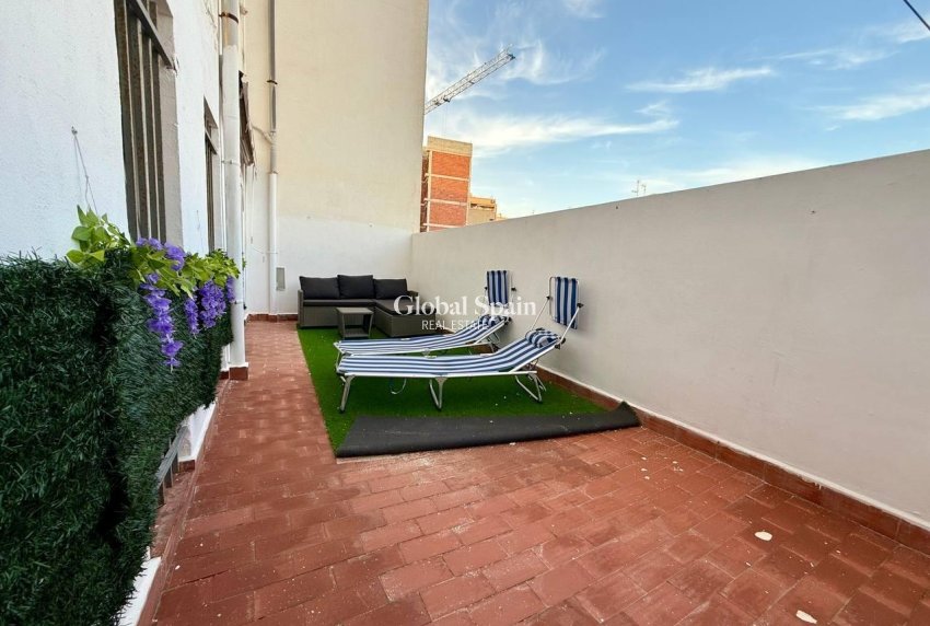 Revente - APPARTEMENT -
TORREVIEJA - Playa del Cura