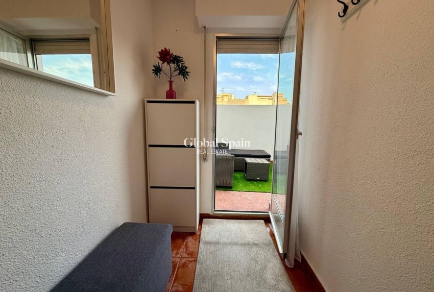 Revente - APPARTEMENT -
TORREVIEJA - Playa del Cura