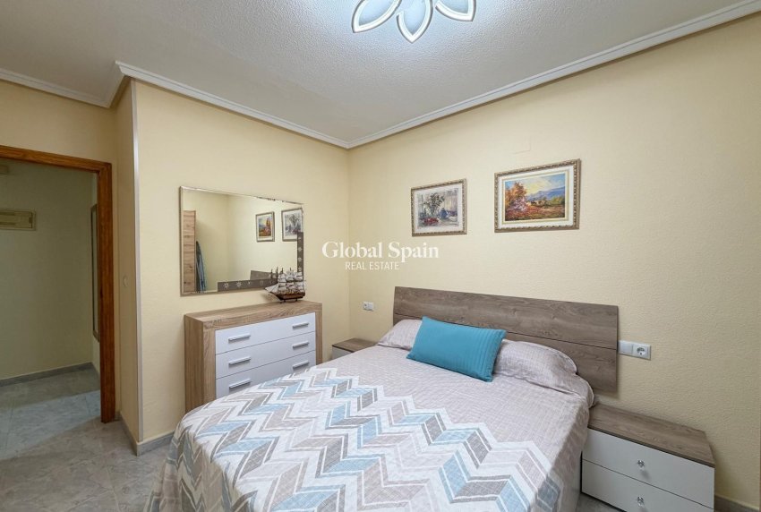 Revente - APPARTEMENT -
TORREVIEJA - Playa del Cura
