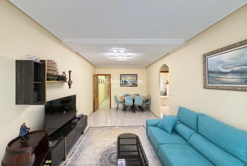 Revente - APPARTEMENT -
TORREVIEJA - Playa del Cura