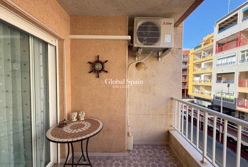 Revente - APPARTEMENT -
TORREVIEJA - Playa del Cura