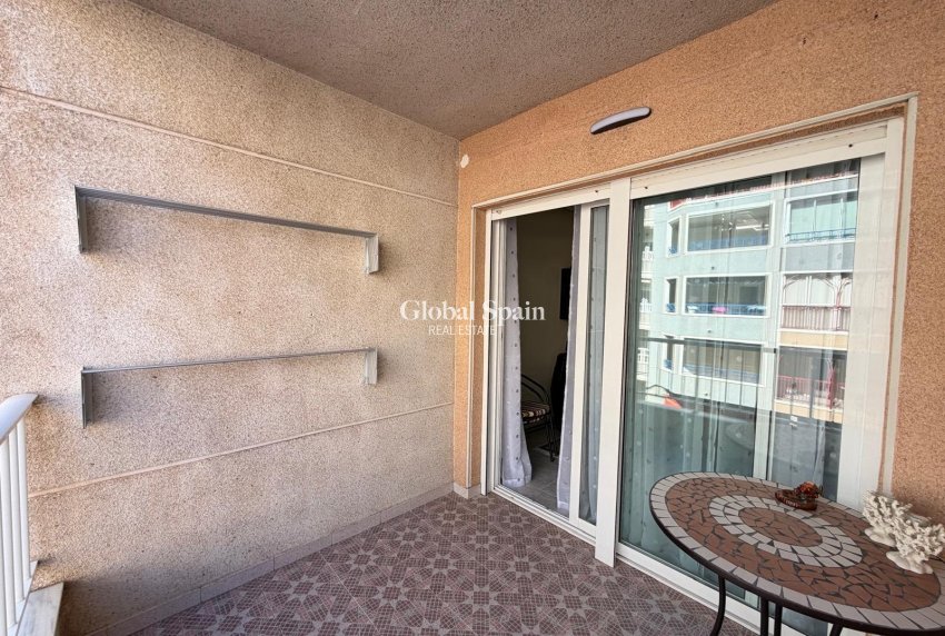 Revente - APPARTEMENT -
TORREVIEJA - Playa del Cura