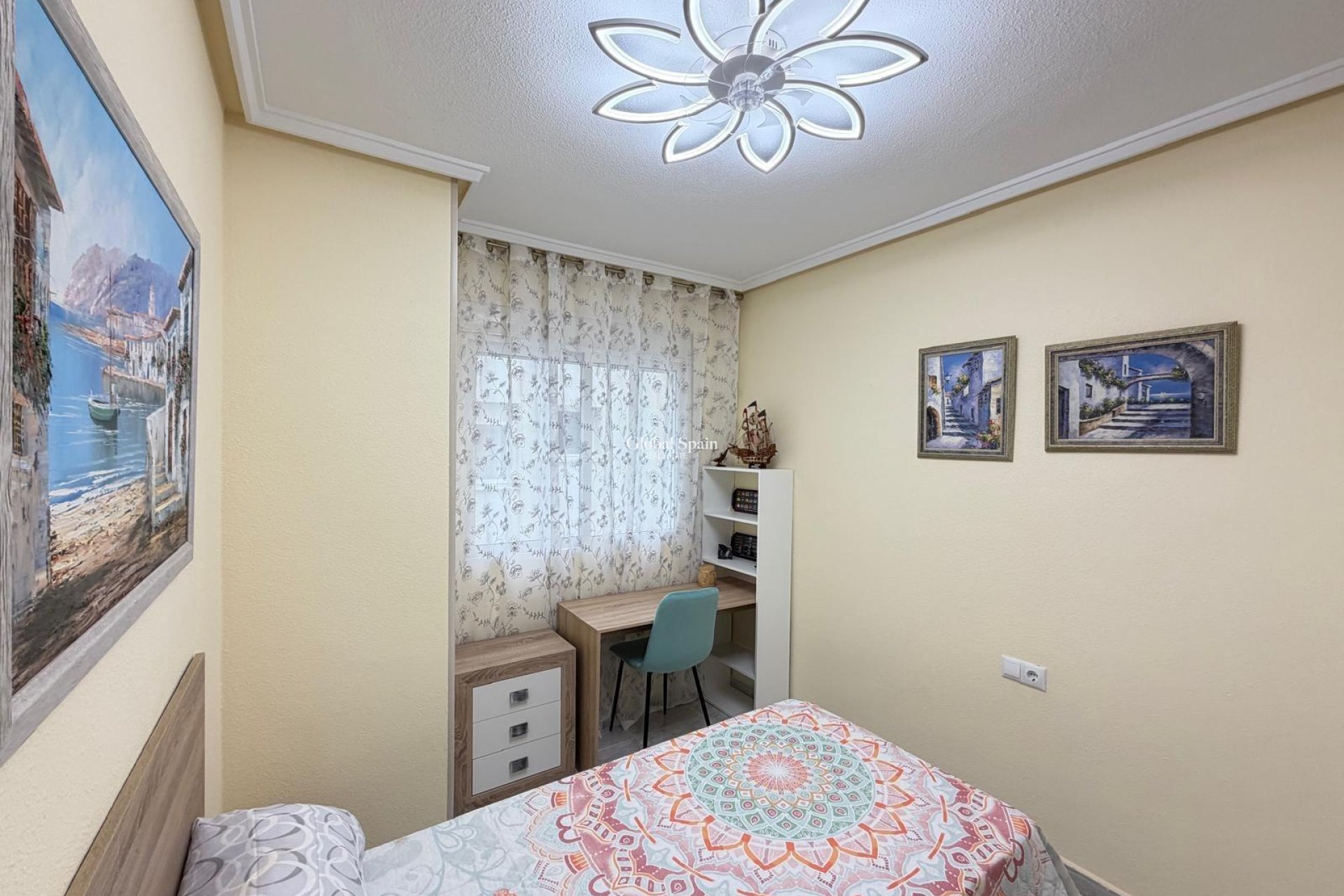 Revente - APPARTEMENT -
TORREVIEJA - Playa del Cura