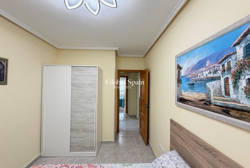 Revente - APPARTEMENT -
TORREVIEJA - Playa del Cura
