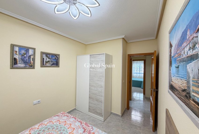 Revente - APPARTEMENT -
TORREVIEJA - Playa del Cura