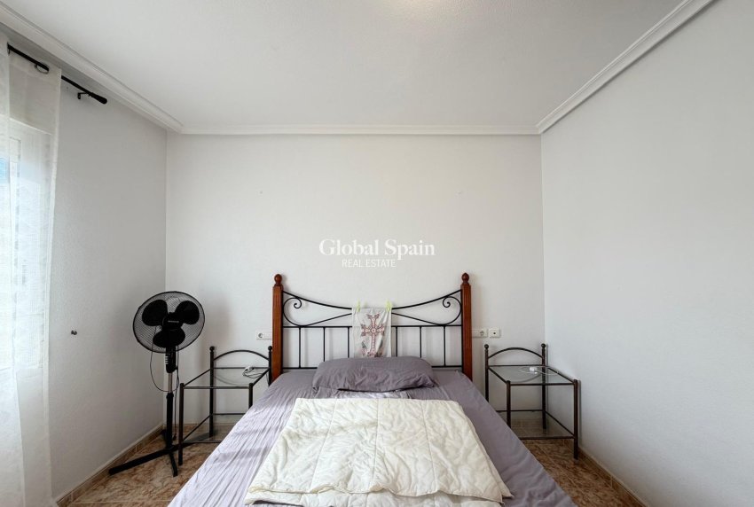 Revente - APPARTEMENT -
TORREVIEJA - Playa del Cura