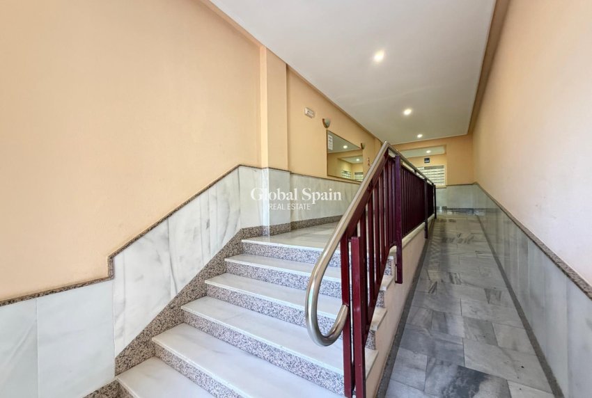 Revente - APPARTEMENT -
TORREVIEJA - Playa del Cura