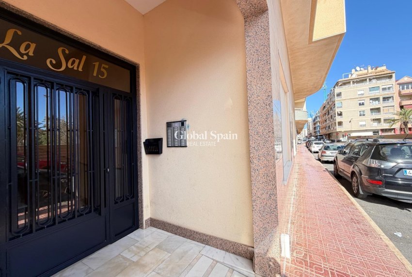 Revente - APPARTEMENT -
TORREVIEJA - Playa del Cura