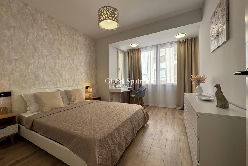 Revente - APPARTEMENT -
TORREVIEJA - Playa del Cura