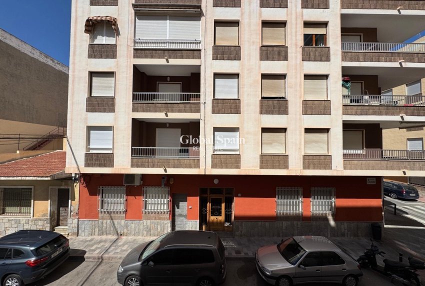 Revente - APPARTEMENT -
TORREVIEJA - Playa del Cura