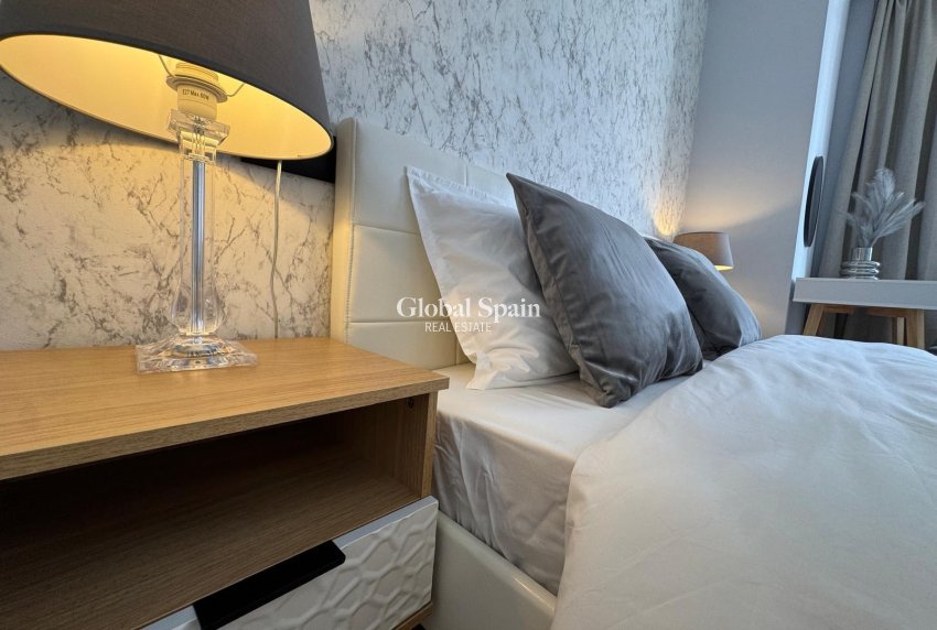 Revente - APPARTEMENT -
TORREVIEJA - Playa del Cura