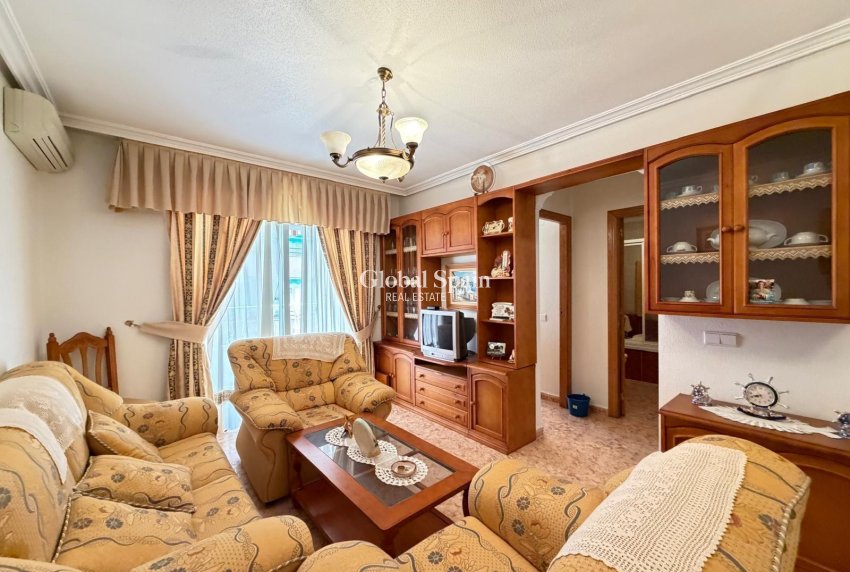 Revente - APPARTEMENT -
TORREVIEJA - Playa del Cura