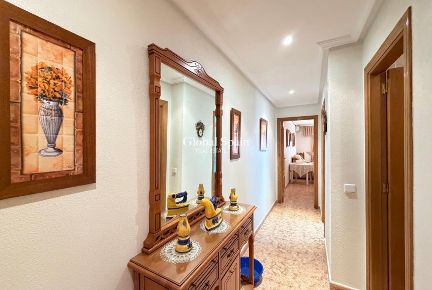 Revente - APPARTEMENT -
TORREVIEJA - Playa del Cura