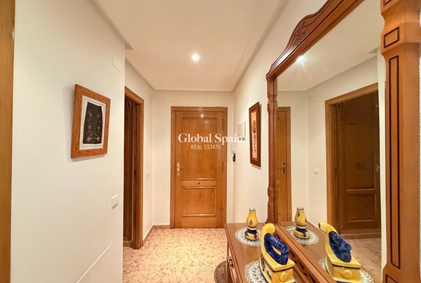 Revente - APPARTEMENT -
TORREVIEJA - Playa del Cura