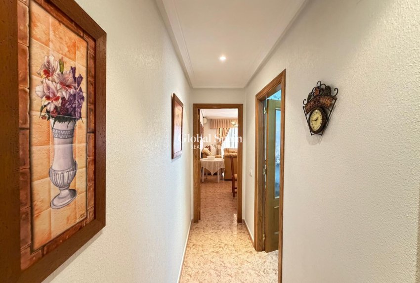 Revente - APPARTEMENT -
TORREVIEJA - Playa del Cura