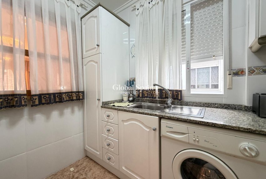 Revente - APPARTEMENT -
TORREVIEJA - Playa del Cura