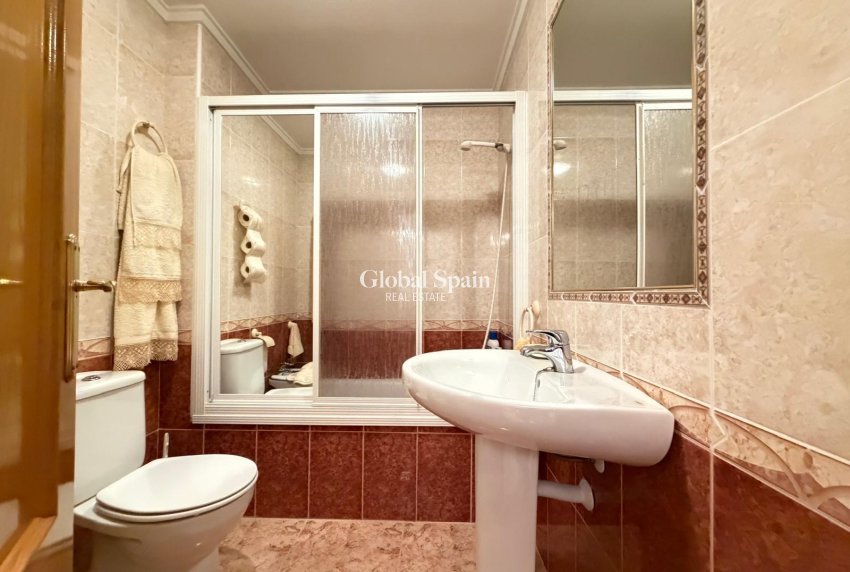 Revente - APPARTEMENT -
TORREVIEJA - Playa del Cura