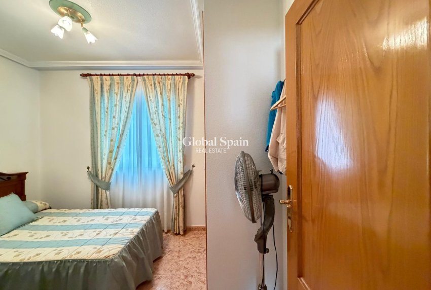 Revente - APPARTEMENT -
TORREVIEJA - Playa del Cura
