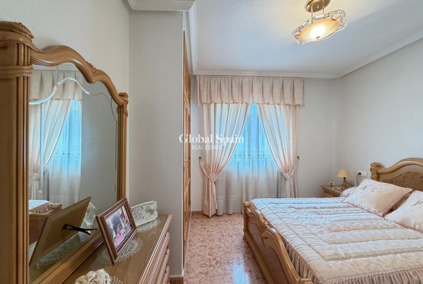 Revente - APPARTEMENT -
TORREVIEJA - Playa del Cura