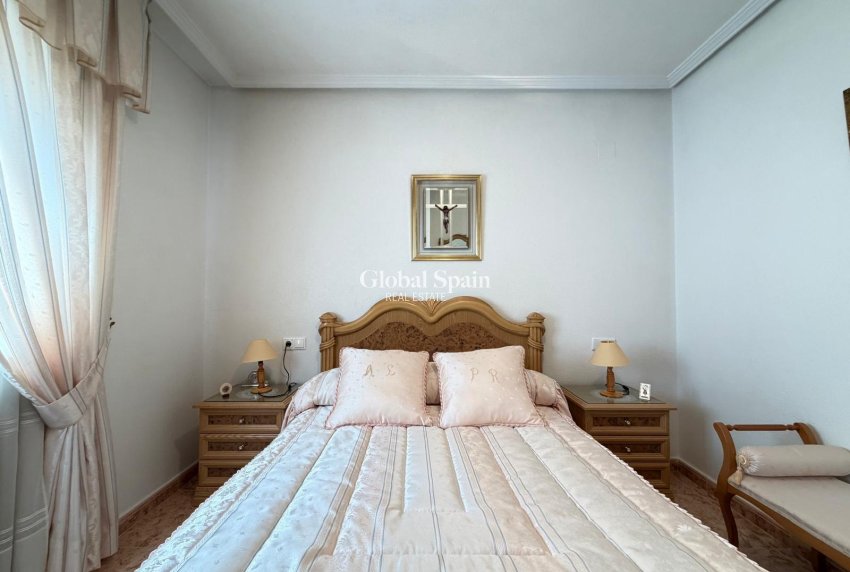 Revente - APPARTEMENT -
TORREVIEJA - Playa del Cura