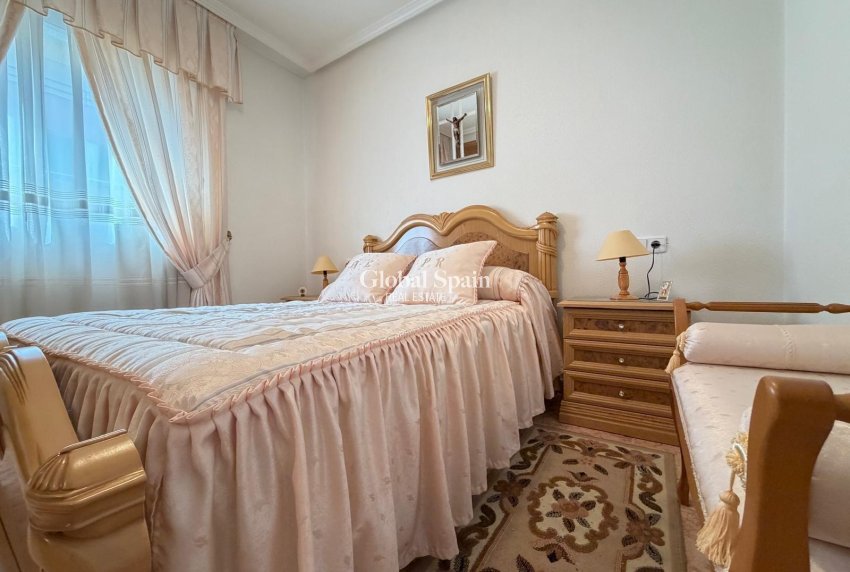 Revente - APPARTEMENT -
TORREVIEJA - Playa del Cura