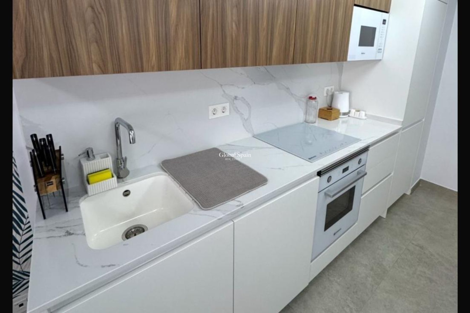 Revente - APPARTEMENT -
TORREVIEJA - Playa del Cura