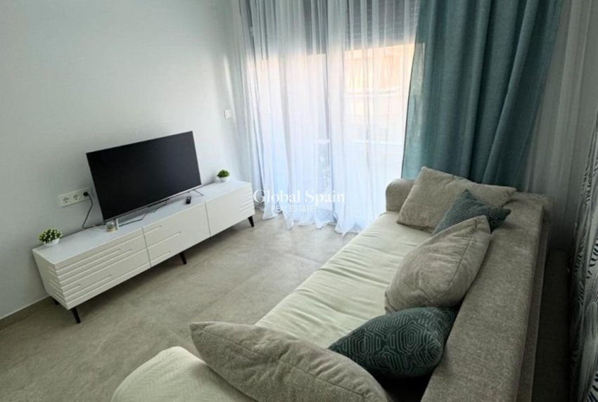 Revente - APPARTEMENT -
TORREVIEJA - Playa del Cura