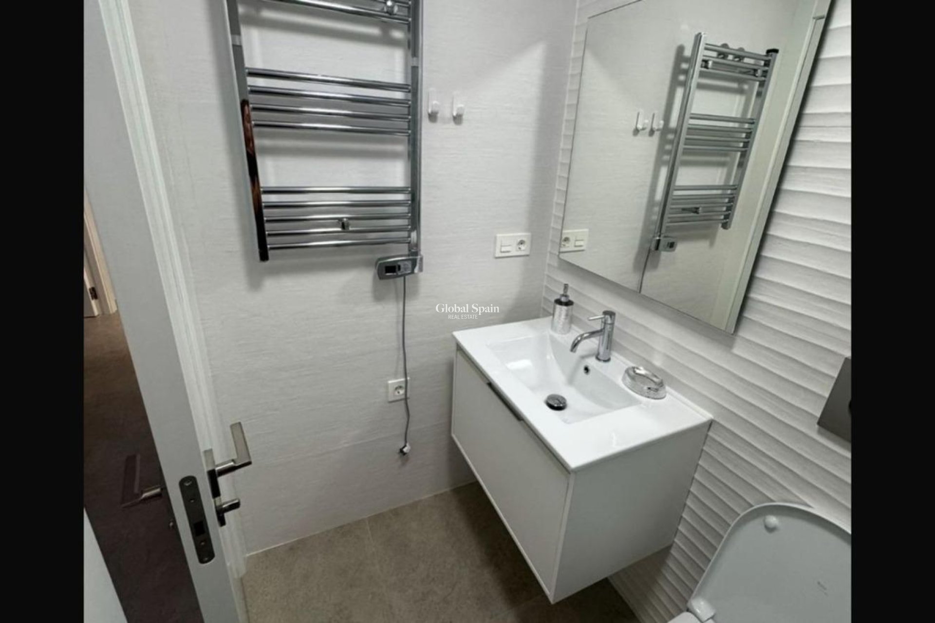 Revente - APPARTEMENT -
TORREVIEJA - Playa del Cura