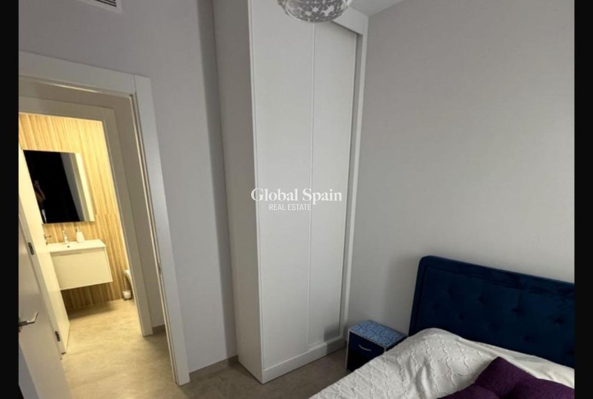 Revente - APPARTEMENT -
TORREVIEJA - Playa del Cura