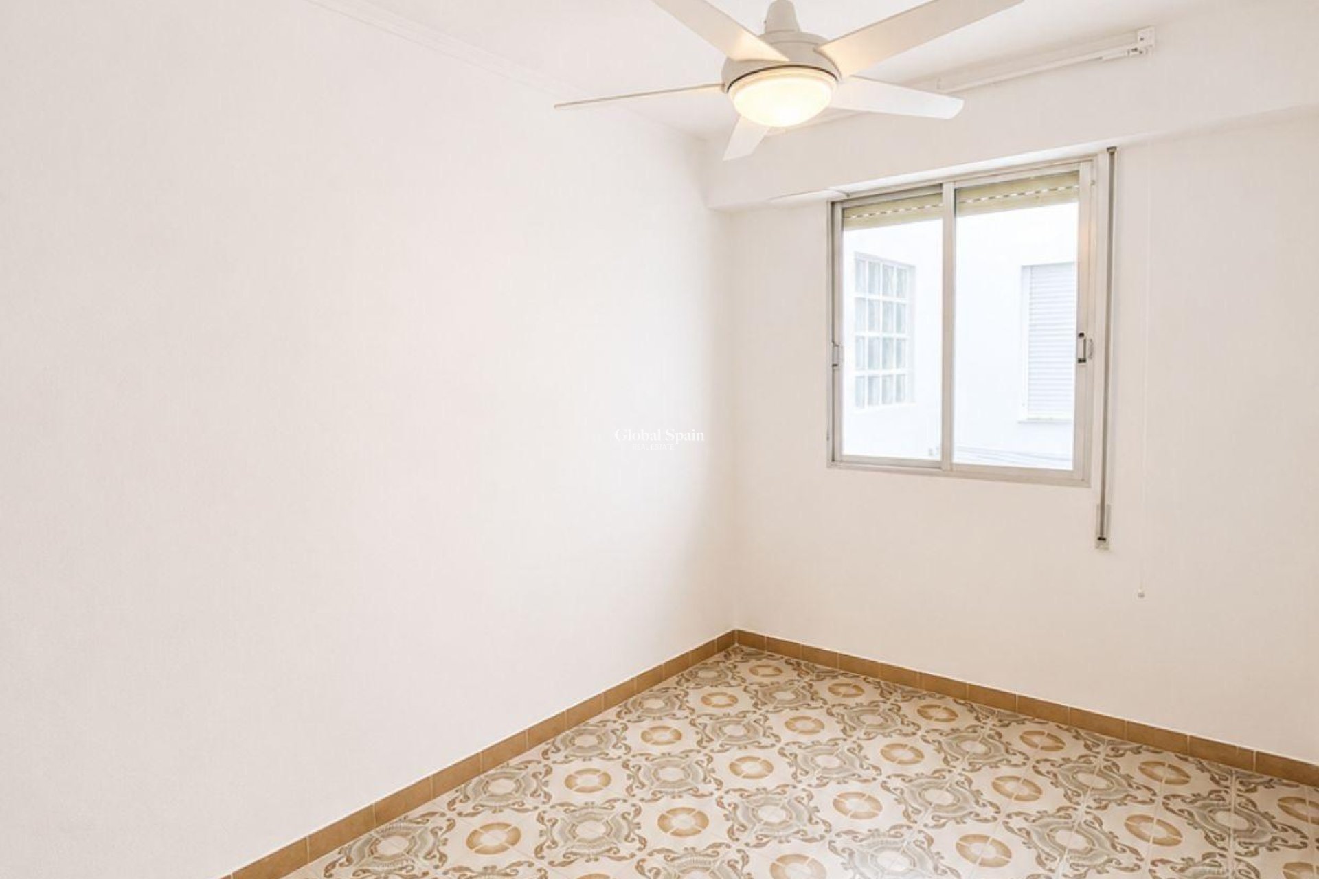 Revente - APPARTEMENT -
TORREVIEJA - Playa del Cura