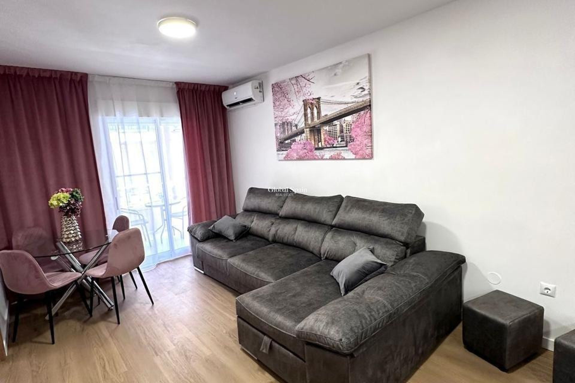 Revente - APPARTEMENT -
TORREVIEJA - Playa del Cura
