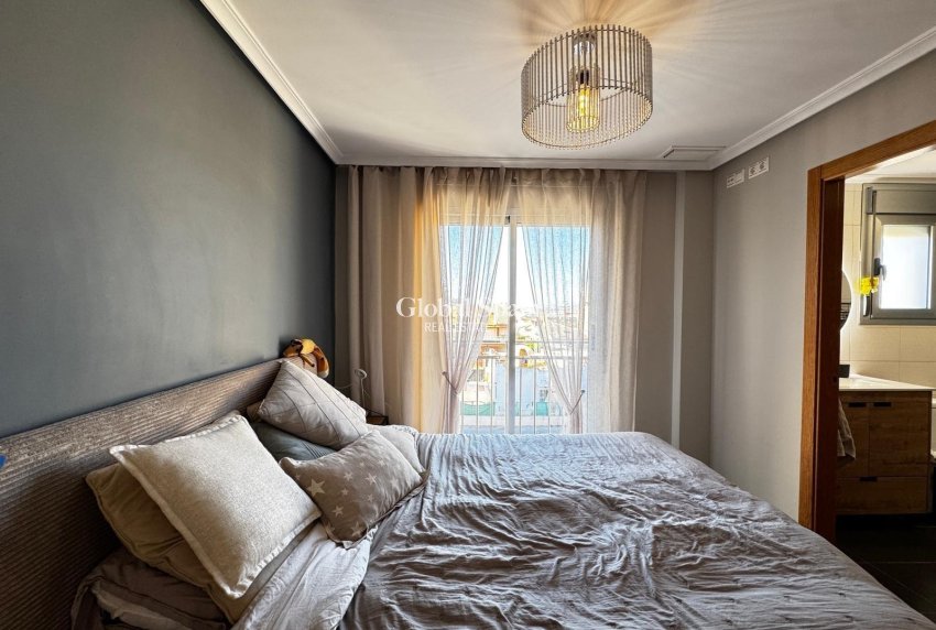Revente - APPARTEMENT -
TORREVIEJA - Playa del Cura
