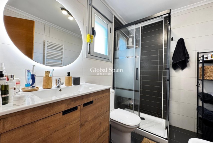 Revente - APPARTEMENT -
TORREVIEJA - Playa del Cura
