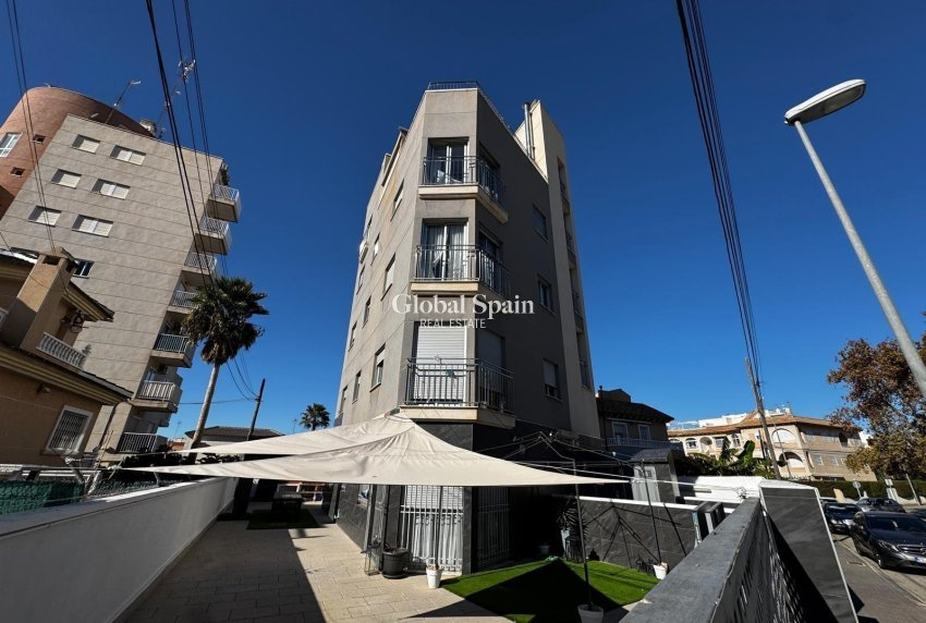 Revente - APPARTEMENT -
TORREVIEJA - Playa del Cura