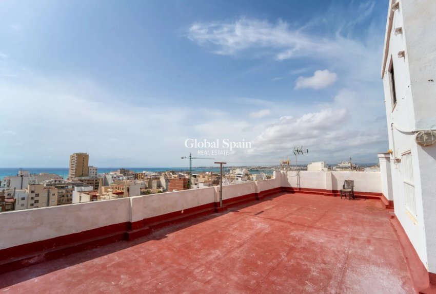 Revente - APPARTEMENT -
Torrevieja - Playa Del Cura