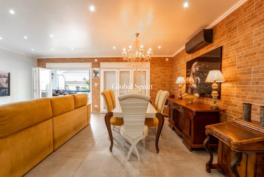 Revente - APPARTEMENT -
Torrevieja - Playa Del Cura