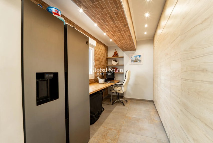 Revente - APPARTEMENT -
Torrevieja - Playa Del Cura