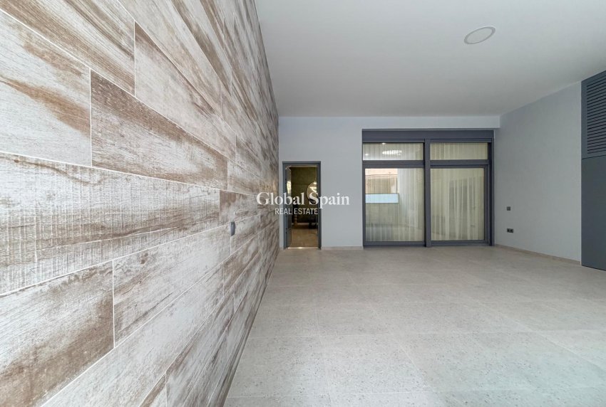 Revente - APPARTEMENT -
TORREVIEJA - Playa del Cura