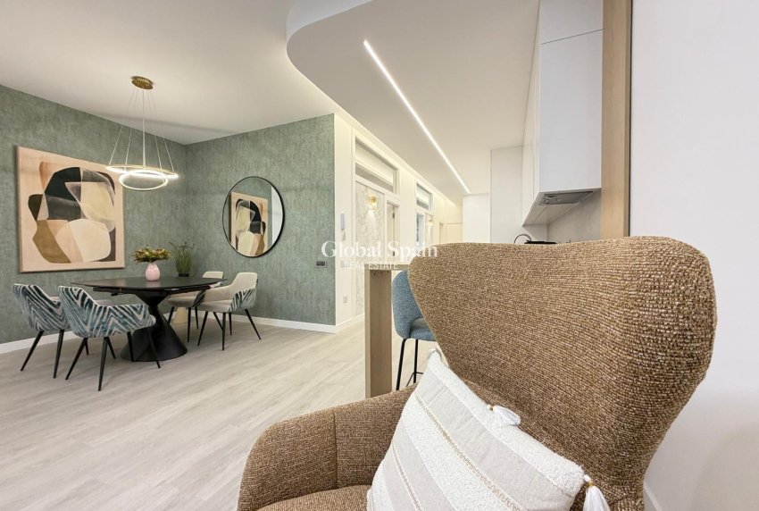 Revente - APPARTEMENT -
TORREVIEJA - Playa del Cura
